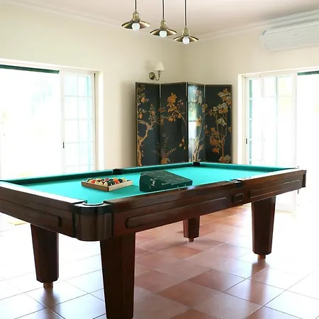 Quinta Da Chapeleira Em * Azeitão